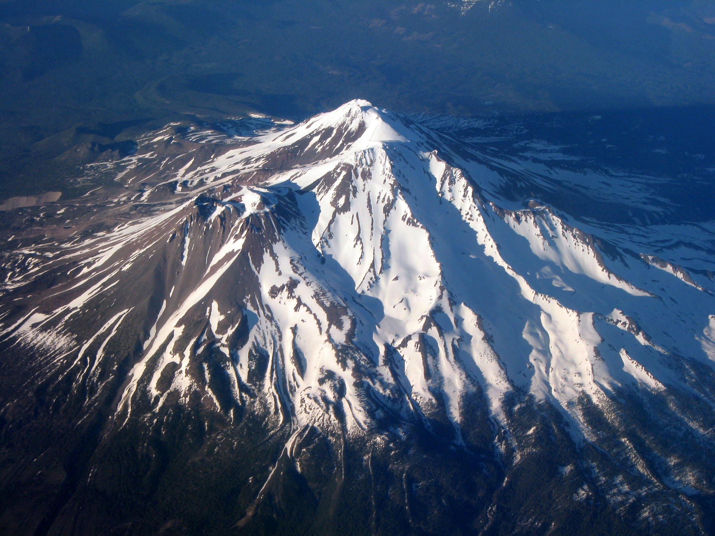 Những bí ẩn chưa có lời giải của núi Shasta!- Ảnh 1.