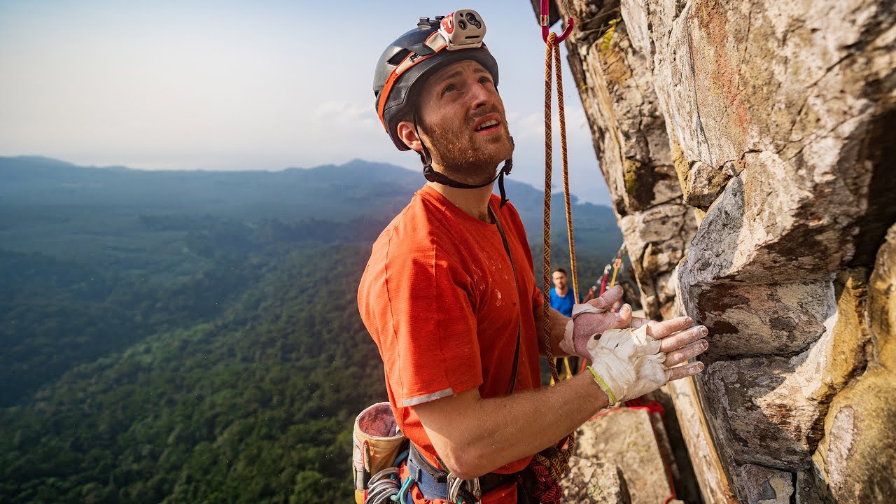 Pico Cão Grande: Nón núi lửa hình kim gần như không thể leo lên- Ảnh 3.