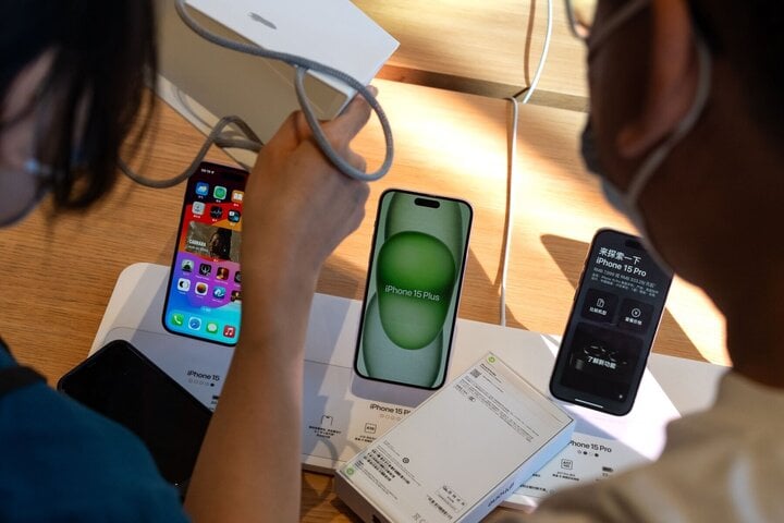 Doanh số bán iPhone giảm mức 'tồi tệ' tại Trung Quốc- Ảnh 2.