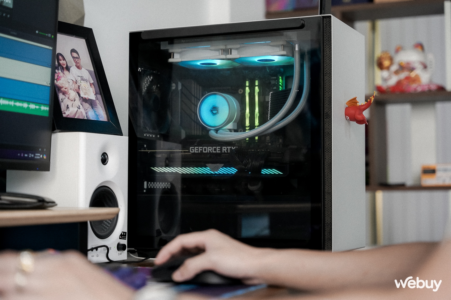 Không gian làm việc đáng mơ ước với người 'mê PC' của Bụt Công Nghệ- Ảnh 11.