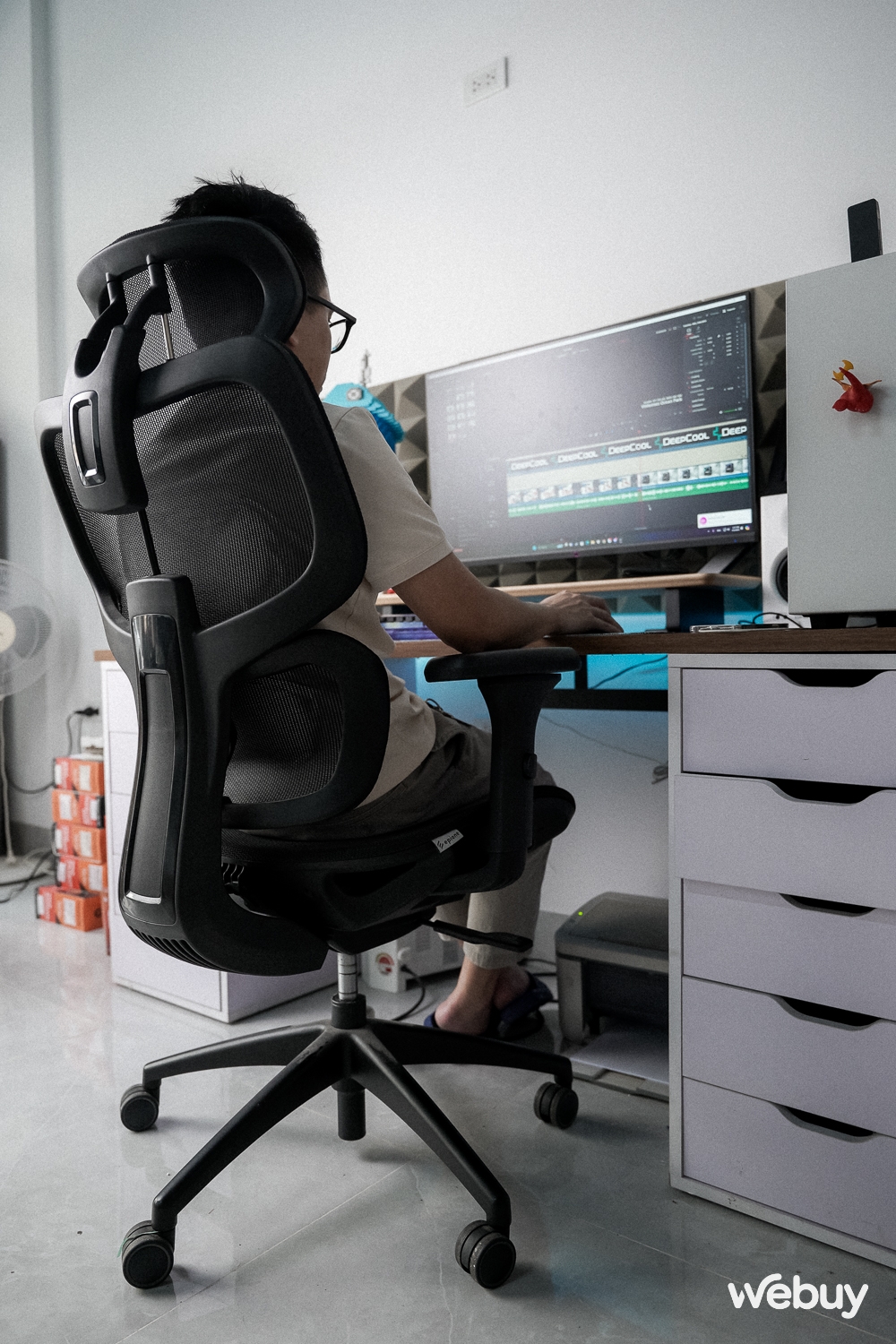 Không gian làm việc đáng mơ ước với người 'mê PC' của Bụt Công Nghệ- Ảnh 16.