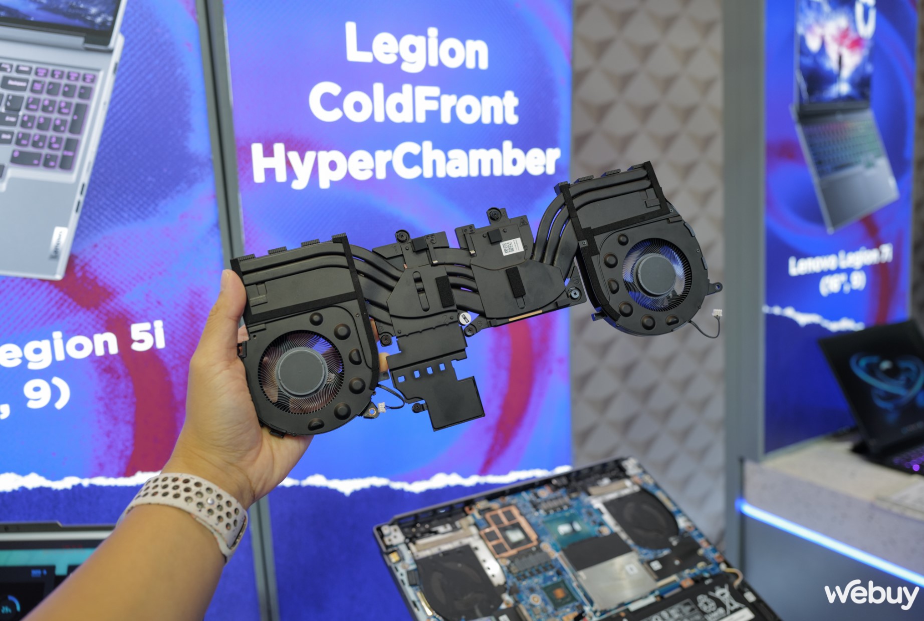 ColdFront HyperChamber là gì mà tại sao Lenovo lại hy sinh loại bỏ 2 khe tản nhiệt cạnh bên của laptop- Ảnh 1.