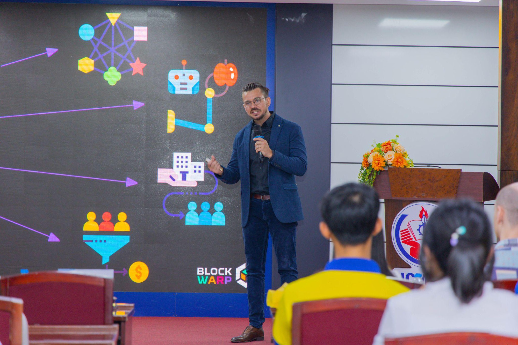 Lần đầu tiên công nghệ Blockchain được giới thiệu tại Liên hoan Tuổi Trẻ Sáng tạo TP.HCM- Ảnh 2.