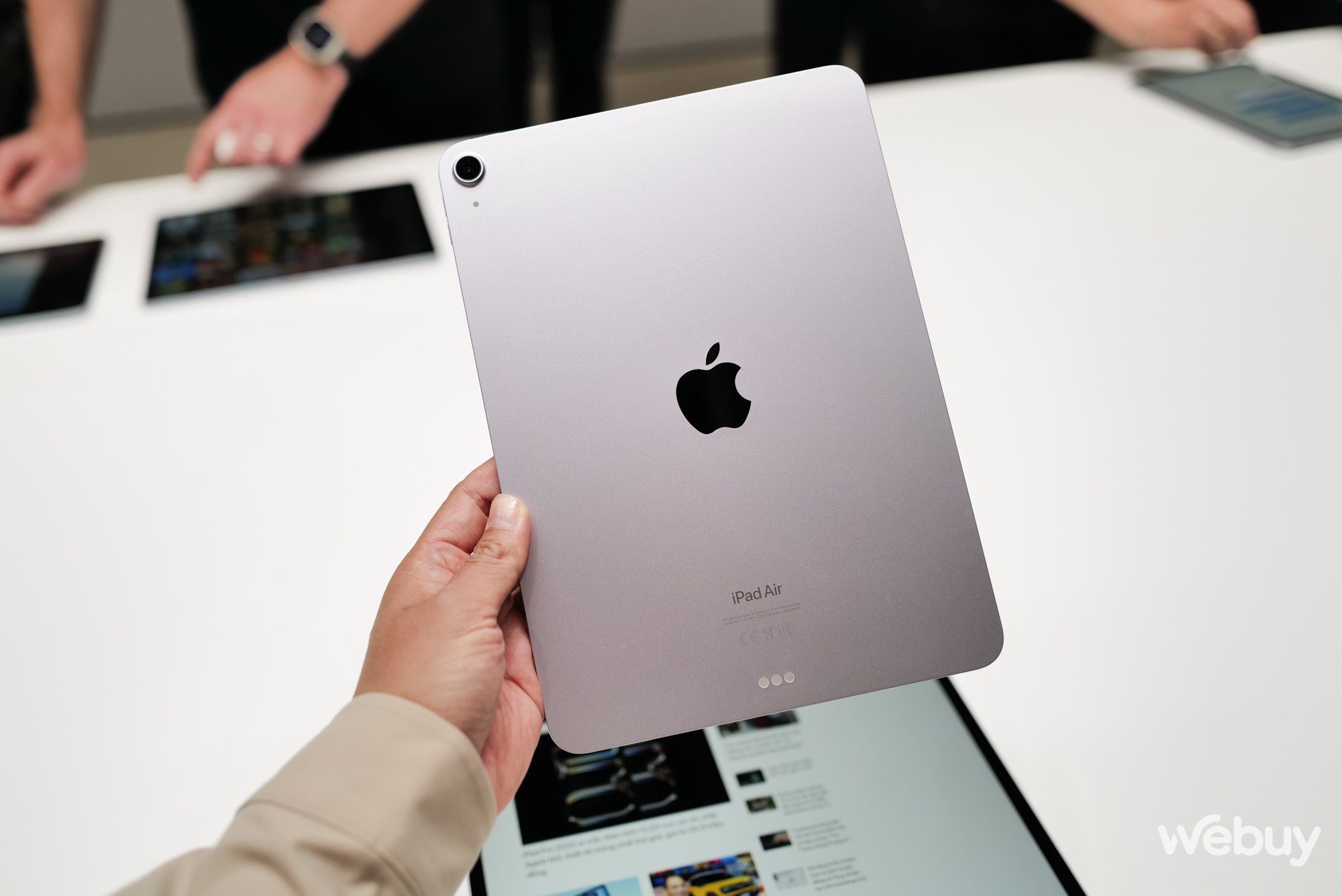 Trực tiếp ngắm nhìn iPad Air 2024: 2 kích thước để lựa chọn, dùng được bút Apple Pencil Pro- Ảnh 4.