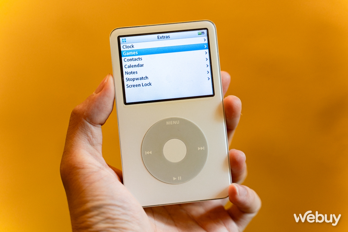 Xuất hiện chỉ vài giây trong MV, Sơn Tùng khiến chiếc iPod này thành 