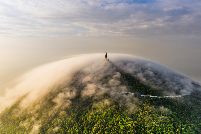 Dạo một vòng Triển lãm ảnh Sony World Photography Awards 2024: Nhiều tác phẩm đẹp, công tác chuẩn bị kỹ lưỡng hơn- Ảnh 2.