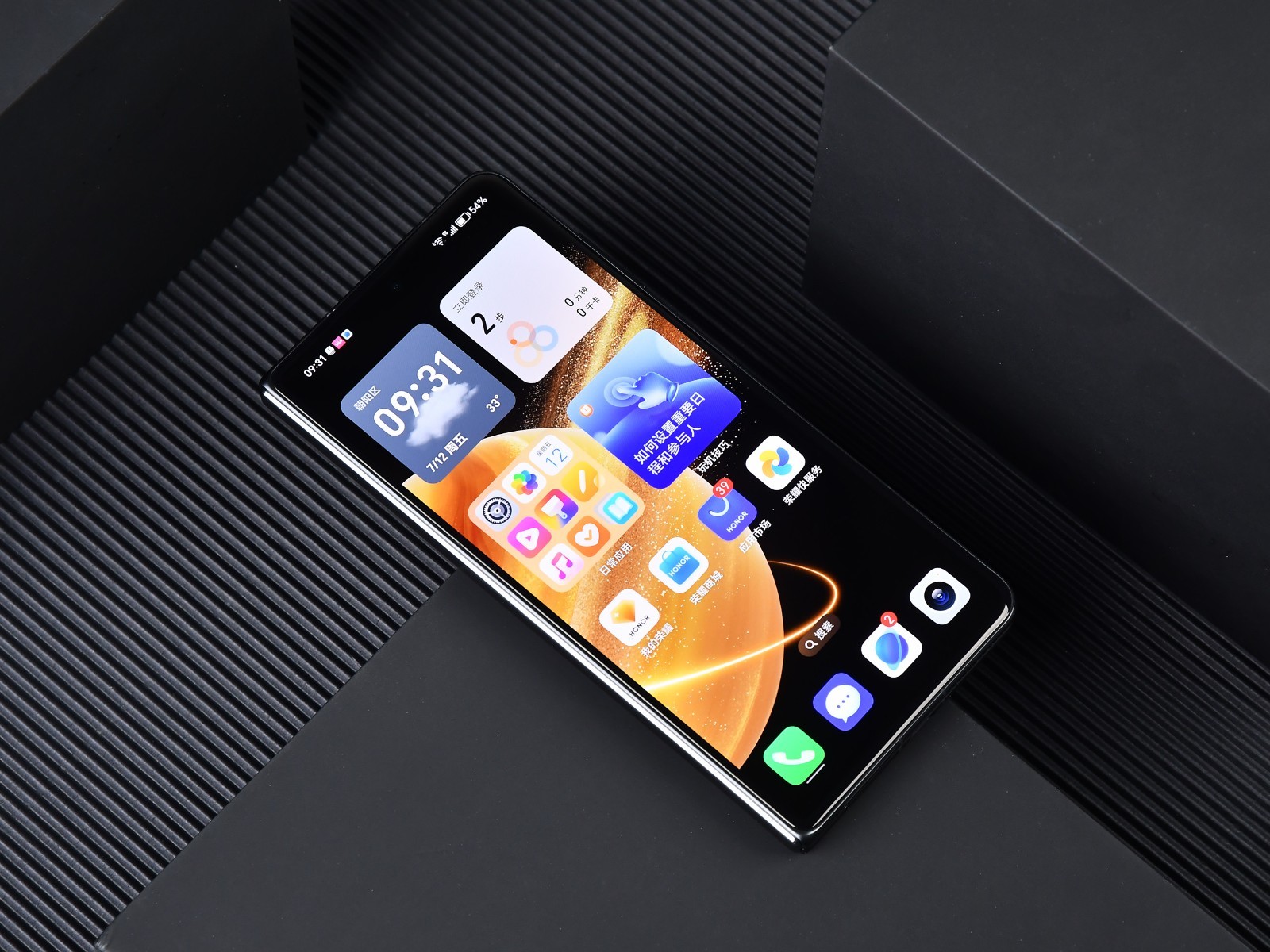 Cận cảnh chiếc smartphone gập mỏng nhẹ nhất thế giới, tới Galaxy Z Fold6 cũng phải 