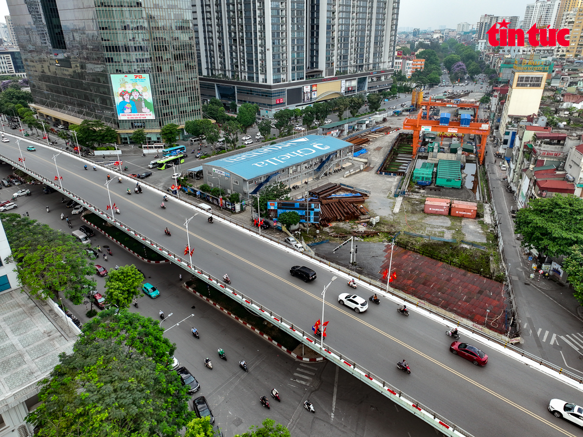 Kiểm tra 'cặp đôi' robot TBM khổng lồ phục vụ khoan hầm Metro ngày 30/7- Ảnh 1.