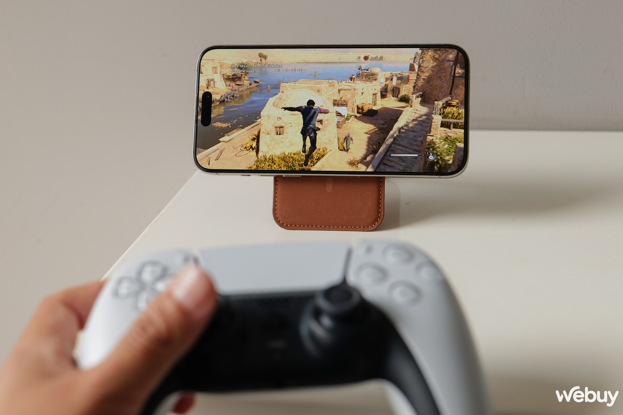 Chơi thử Assassin's Creed Mirage trên iPhone và iPad: Tượng đài game AAA từ Ubisoft liệu có “Leap of Faith” thành công vào túi của bạn?- Ảnh 9.