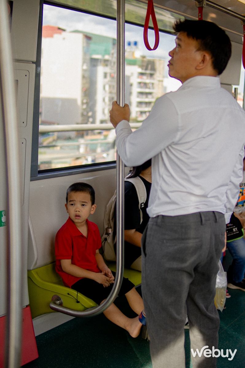 Cuối tuần đi metro Nhổn - Ga Hà Nội: Lướt nhanh, điều hòa mát, vẫn đang miễn phí vé- Ảnh 39.