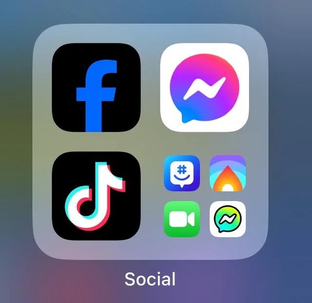 my-app-icon-is-now-a-dark-blue-with-navy-around-it-instead-v0-tkhknelpqhld1-17250775662742042370844.jpeg