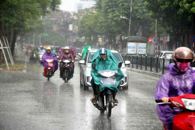 Miền Bắc chuyển oi nóng sau những ngày mưa lũ, khi nào mưa dông quay trở lại?- Ảnh 1.