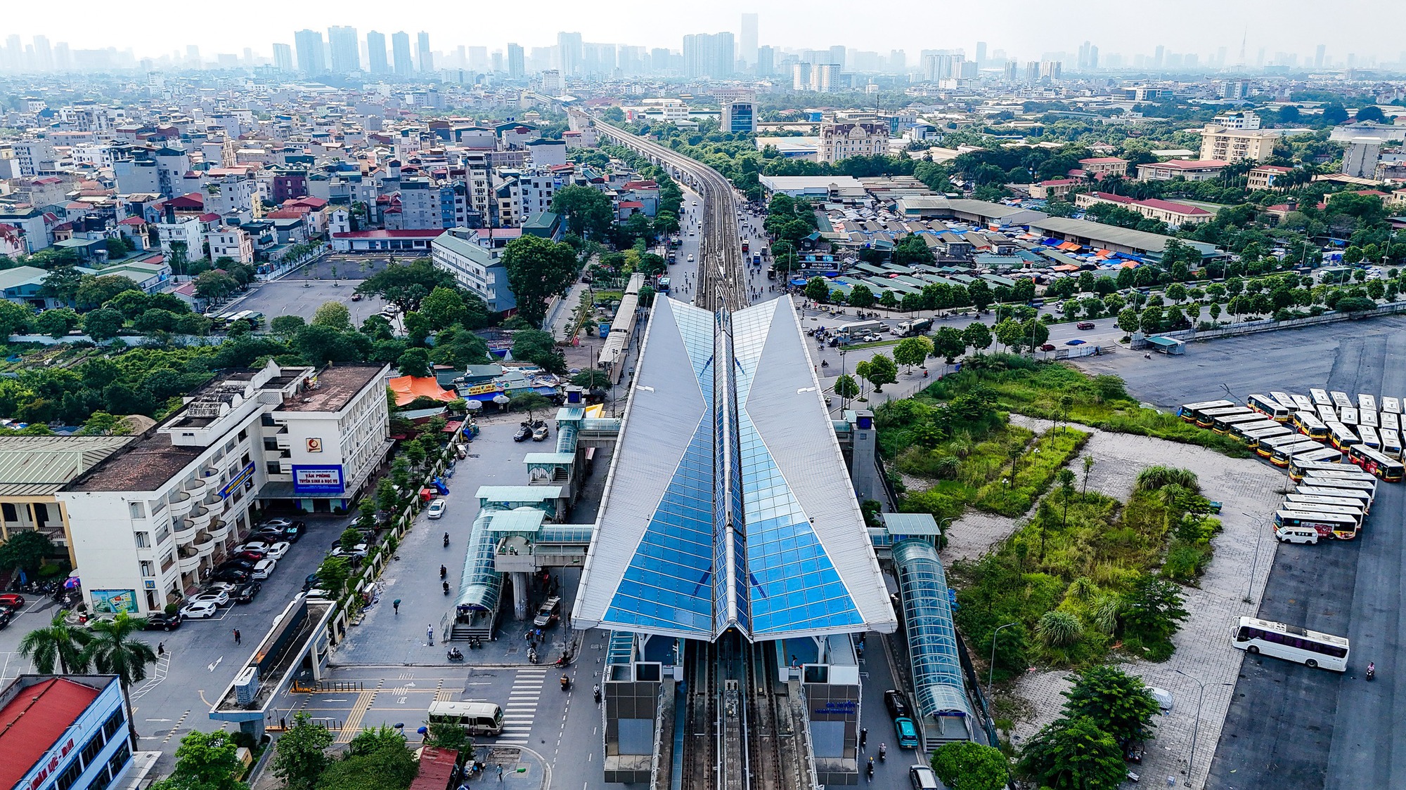 "Đột nhập" truyến metro Nhổn - ga Hà Nội trước ngày vận hành thương mại- Ảnh 1.