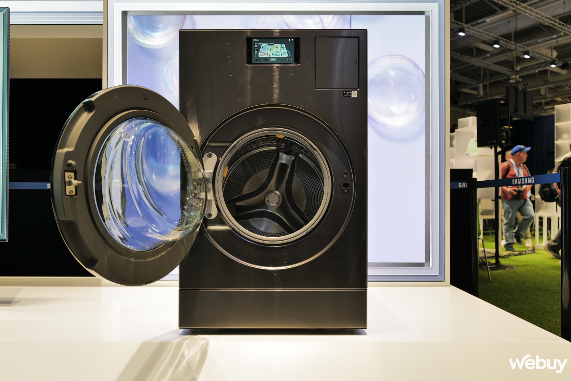 [IFA 2024] Máy giặt sấy Samsung BESPOKE AI Laundry Combo xong việc chỉ trong 98 phút, nay còn nghe gọi được điện thoại- Ảnh 4.