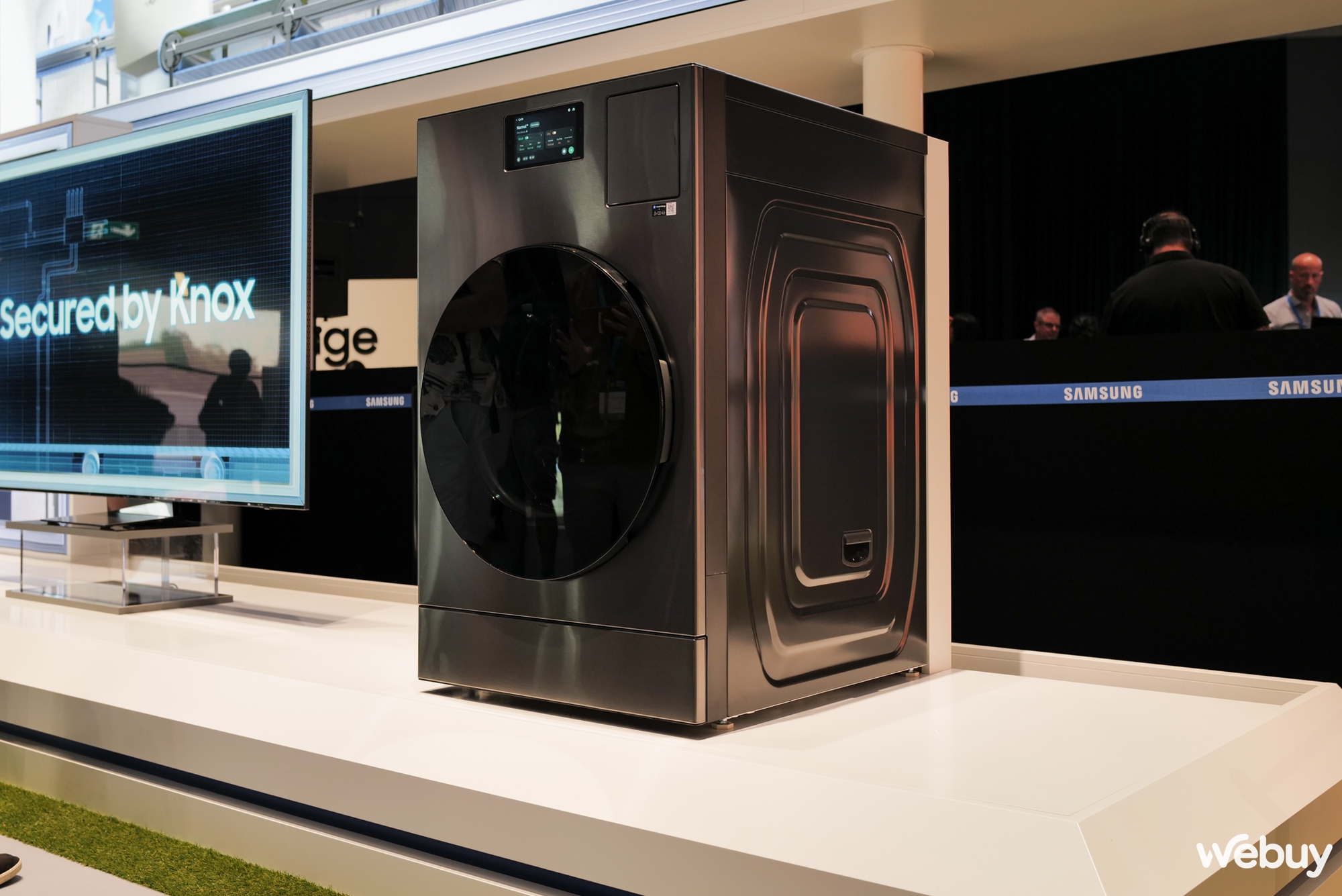 [IFA 2024] Máy giặt sấy Samsung BESPOKE AI Laundry Combo xong việc chỉ trong 98 phút, nay còn nghe gọi được điện thoại- Ảnh 8.