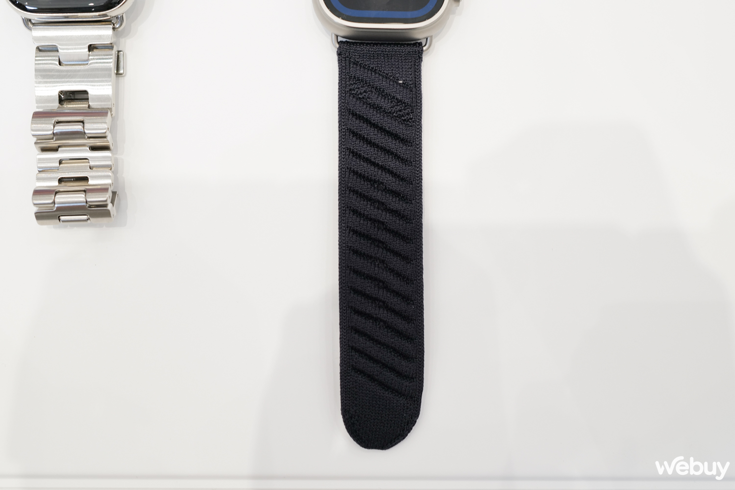 Trên tay Apple Watch Series 10 và Watch Ultra 2 màu mới: titan bóng siêu đẹp, màu đen ấn tượng hơn và nhiều điểm mới lạ- Ảnh 13.