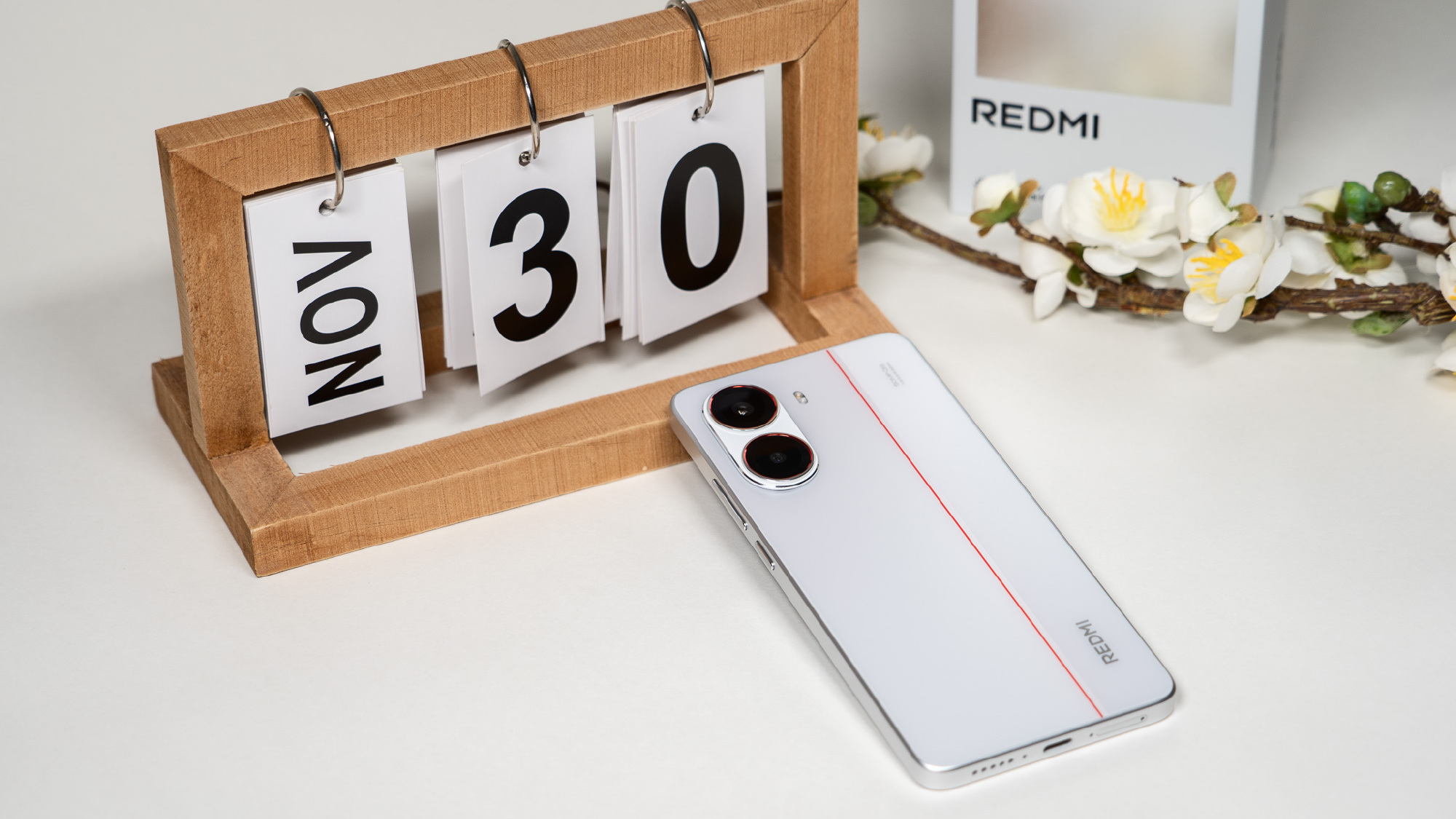 Cận cảnh smartphone mới của Xiaomi giá chỉ 6,9 triệu đồng nhưng có hiệu năng ngang ngửa flagship cao cấp, pin khủng 6.550mAh, camera 50MP- Ảnh 2.