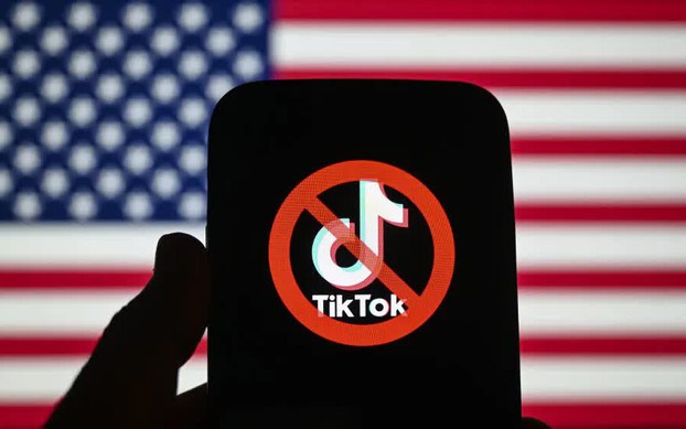 TikTok bị cấm ở Mỹ, loạt TikToker trăm triệu followers có động thái gây bất ngờ- Ảnh 1.