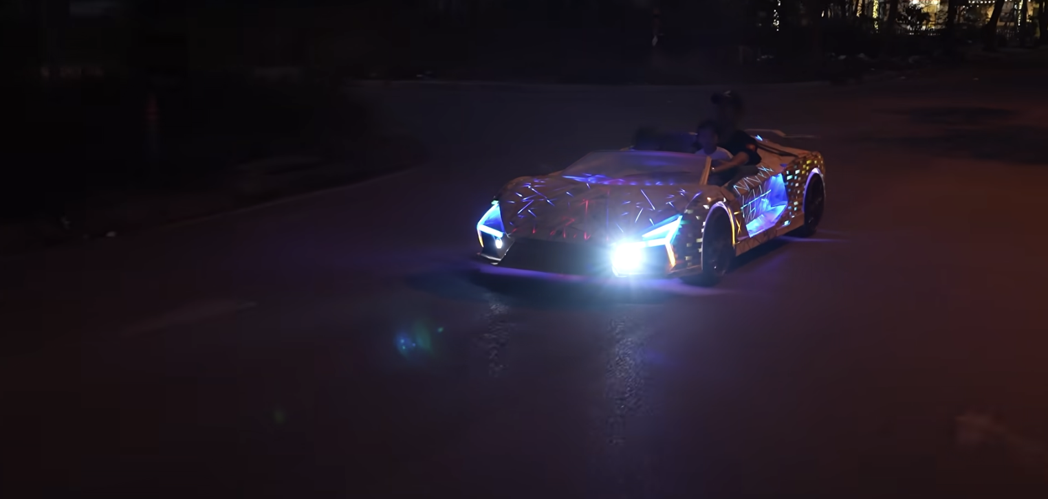 Thợ Việt gom 1 triệu tấm gỗ vụn thành 'siêu xe Lamborghini Revuelto' tặng con, ra đường buổi đêm ai cũng phải nhìn- Ảnh 13. Thợ Việt gom 1 triệu tấm gỗ vụn thành 'siêu xe Lamborghini Revuelto' tặng con, ra đường buổi đêm ai cũng phải nhìn- Ảnh 13.