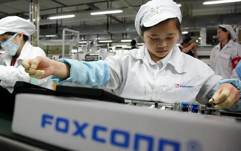 Foxconn đạt doanh thu kỷ lục nhờ AI- Ảnh 1.