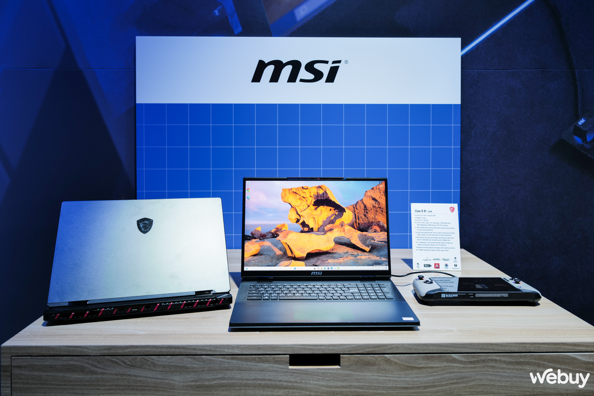 Một vòng quầy MSI tại CES 2025: Đã xuất hiện laptop với Nvidia GeForce RTX 50 Series mới nhất, máy chơi game cầm tay Claw 8 AI+- Ảnh 1.