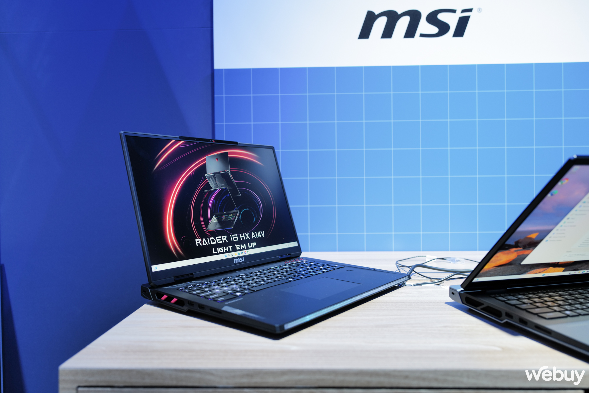 Một vòng quầy MSI tại CES 2025: Đã xuất hiện laptop với Nvidia GeForce RTX 50 Series mới nhất, máy chơi game cầm tay Claw 8 AI+- Ảnh 16.