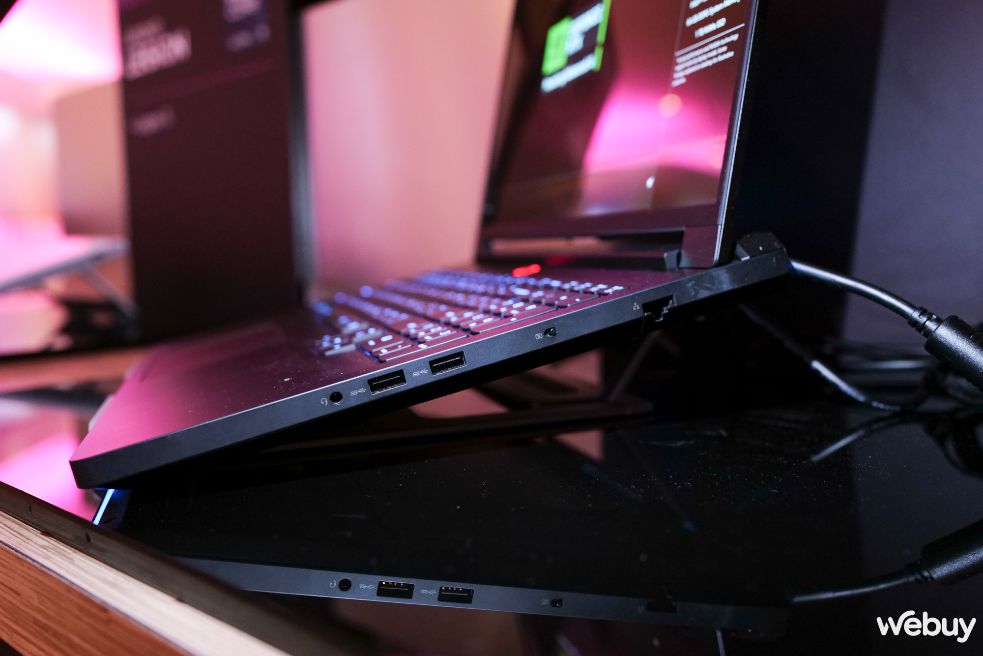 Lenovo thiết kế lại dòng laptop gaming Legion Pro 7i, giờ trông chẳng khác gì tàu vũ trụ- Ảnh 7.