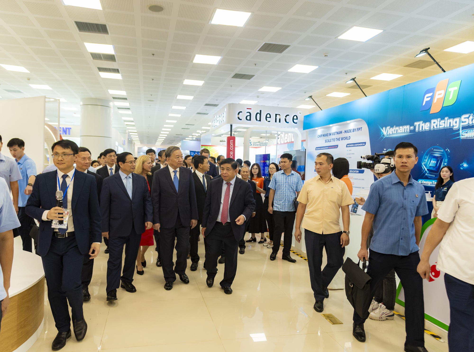 FPT trình diễn hệ sinh thái công nghệ tại Ngày hội Đổi mới sáng tạo Quốc gia 2025- Ảnh 3.