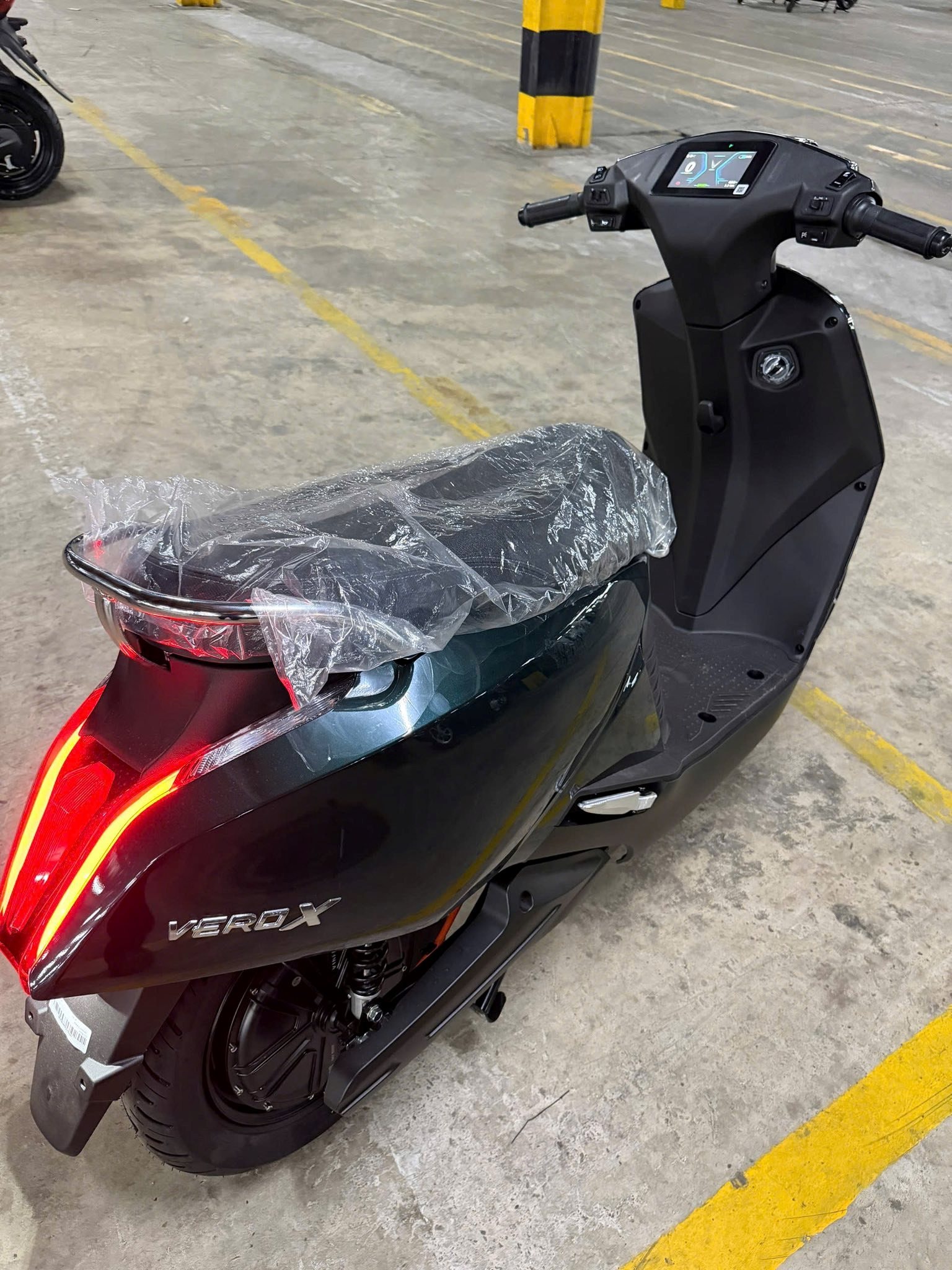 Đại lý báo VinFast Vero X mới tinh đã về: Màn hình TFT mới, cốp siêu lớn, giá thực tế chỉ hơn 30 triệu- Ảnh 3. Đại lý báo VinFast Vero X mới tinh đã về: Màn hình TFT mới, cốp siêu lớn, giá thực tế chỉ hơn 30 triệu- Ảnh 3.
