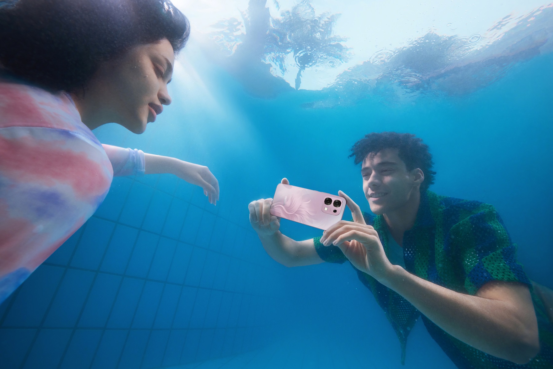 OPPO A6 Pro Series ra mắt tại Việt Nam: Pin “khủng” 7.000 mAh, sạc nhanh 80W, bền chuẩn quân đội- Ảnh 1. OPPO A6 Pro Series ra mắt tại Việt Nam: Pin “khủng” 7.000 mAh, sạc nhanh 80W, bền chuẩn quân đội- Ảnh 1.