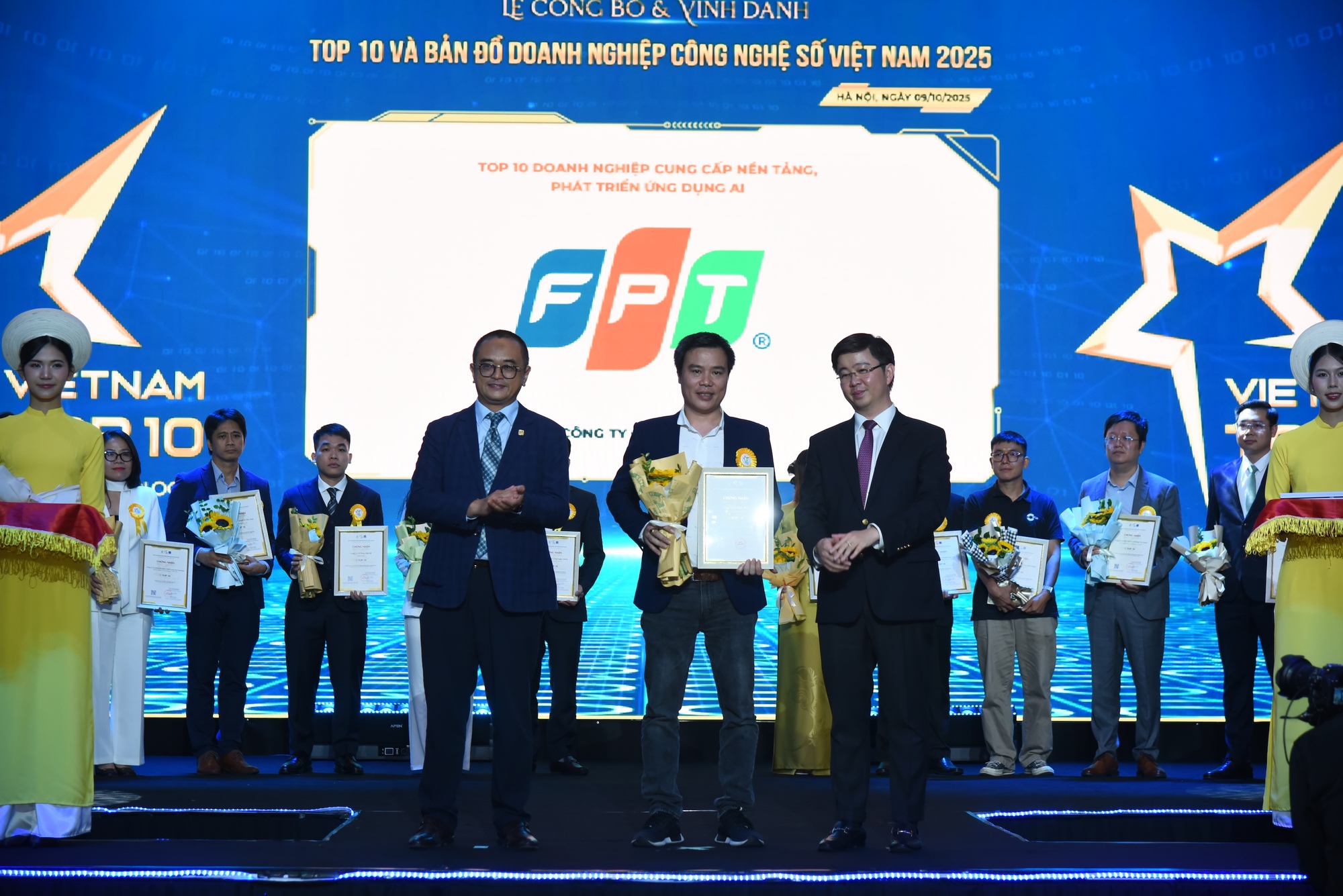 FPT công bố chiến lược AI đến 2030: Phục vụ 300 triệu người dùng toàn cầu, 50% dân số Việt Nam- Ảnh 1.