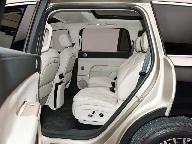 Hãng xe xây nhà máy 20.000 tỷ tại Việt Nam ra mắt mẫu SUV siêu tiết kiệm xăng: chạy full nhiên liệu 1.400 km, giá từ 740 triệu đồng- Ảnh 7. Hãng xe xây nhà máy 20.000 tỷ tại Việt Nam ra mắt mẫu SUV siêu tiết kiệm xăng: chạy full nhiên liệu 1.400 km, giá từ 740 triệu đồng- Ảnh 7.