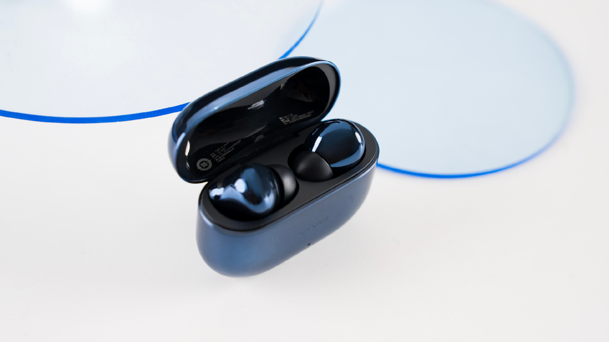 vivo ra mắt tai nghe chống ồn mới, nghe nhạc Hi-Fi, pin 48 giờ, giá hơn 1 triệu đồng- Ảnh 4. vivo ra mắt tai nghe chống ồn mới, nghe nhạc Hi-Fi, pin 48 giờ, giá hơn 1 triệu đồng- Ảnh 4.