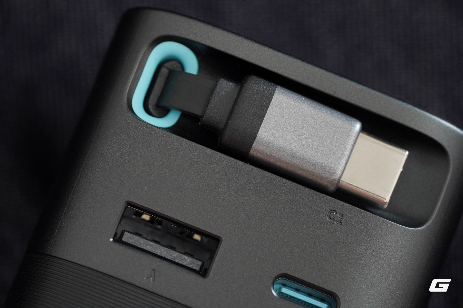 Xiaomi Có Củ Sạc 67W Mới: Thiết Kế Nhỏ Gọn, Có Cáp Rút Tích Hợp, Giá Sale 600.000 Đồng- Ảnh 4. Xiaomi Có Củ Sạc 67W Mới: Thiết Kế Nhỏ Gọn, Có Cáp Rút Tích Hợp, Giá Sale 600.000 Đồng- Ảnh 4.
