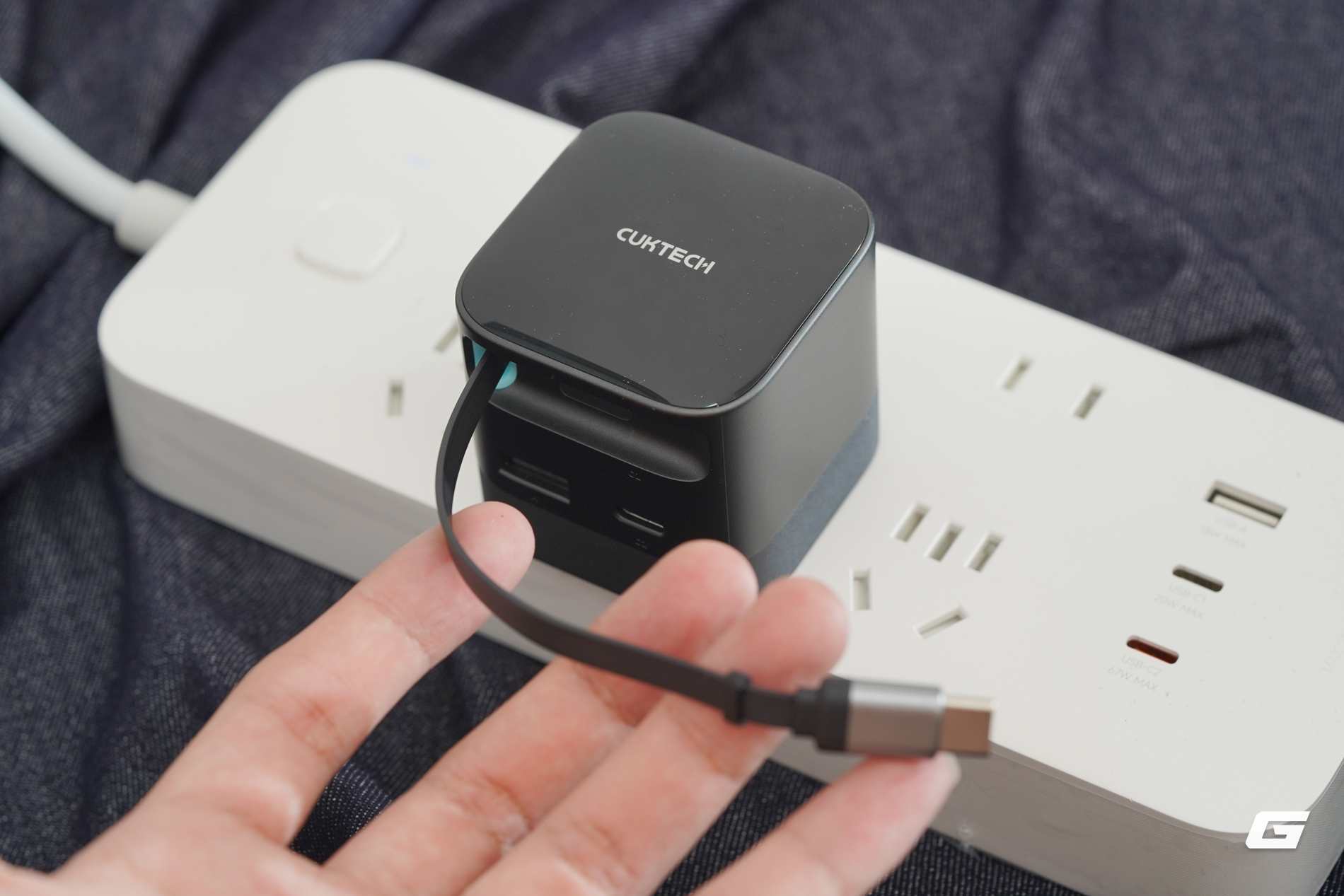 Xiaomi Có Củ Sạc 67W Mới: Thiết Kế Nhỏ Gọn, Có Cáp Rút Tích Hợp, Giá Sale 600.000 Đồng- Ảnh 12. Xiaomi Có Củ Sạc 67W Mới: Thiết Kế Nhỏ Gọn, Có Cáp Rút Tích Hợp, Giá Sale 600.000 Đồng- Ảnh 12.