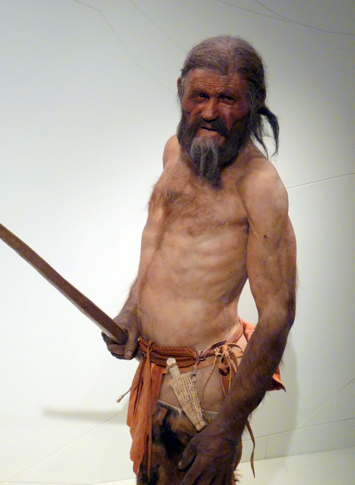 Người băng Ötzi: Sự thật mới hé lộ bí ẩn 5.000 năm về cái chết của người đàn ông bị chôn vùi trong băng- Ảnh 2. Người băng Ötzi: Sự thật mới hé lộ bí ẩn 5.000 năm về cái chết của người đàn ông bị chôn vùi trong băng- Ảnh 2.