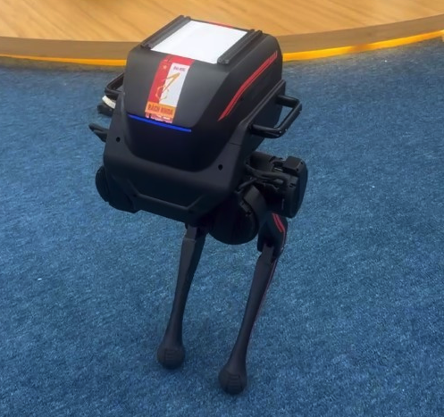 ĐH Bách Khoa Hà Nội nói gì về việc dán logo đè lên Robot Trung Quốc?- Ảnh 2. ĐH Bách Khoa Hà Nội nói gì về việc dán logo đè lên Robot Trung Quốc?- Ảnh 2.