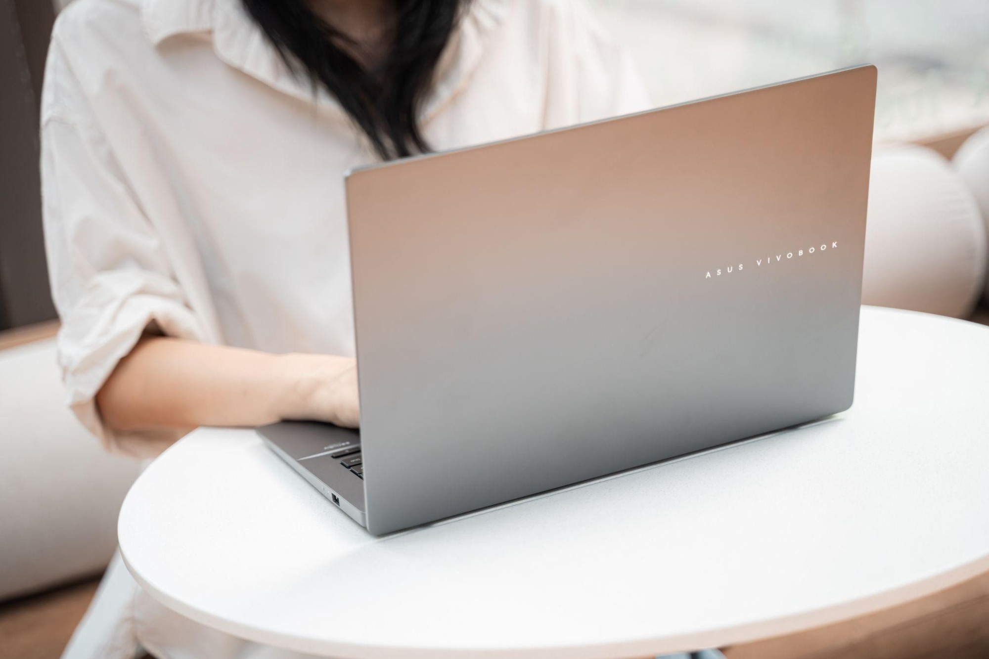Chiếc laptop giúp Gen Z “nhẹ gánh” deadline, đồ án và cả giải trí- Ảnh 5. Chiếc laptop giúp Gen Z “nhẹ gánh” deadline, đồ án và cả giải trí- Ảnh 5.