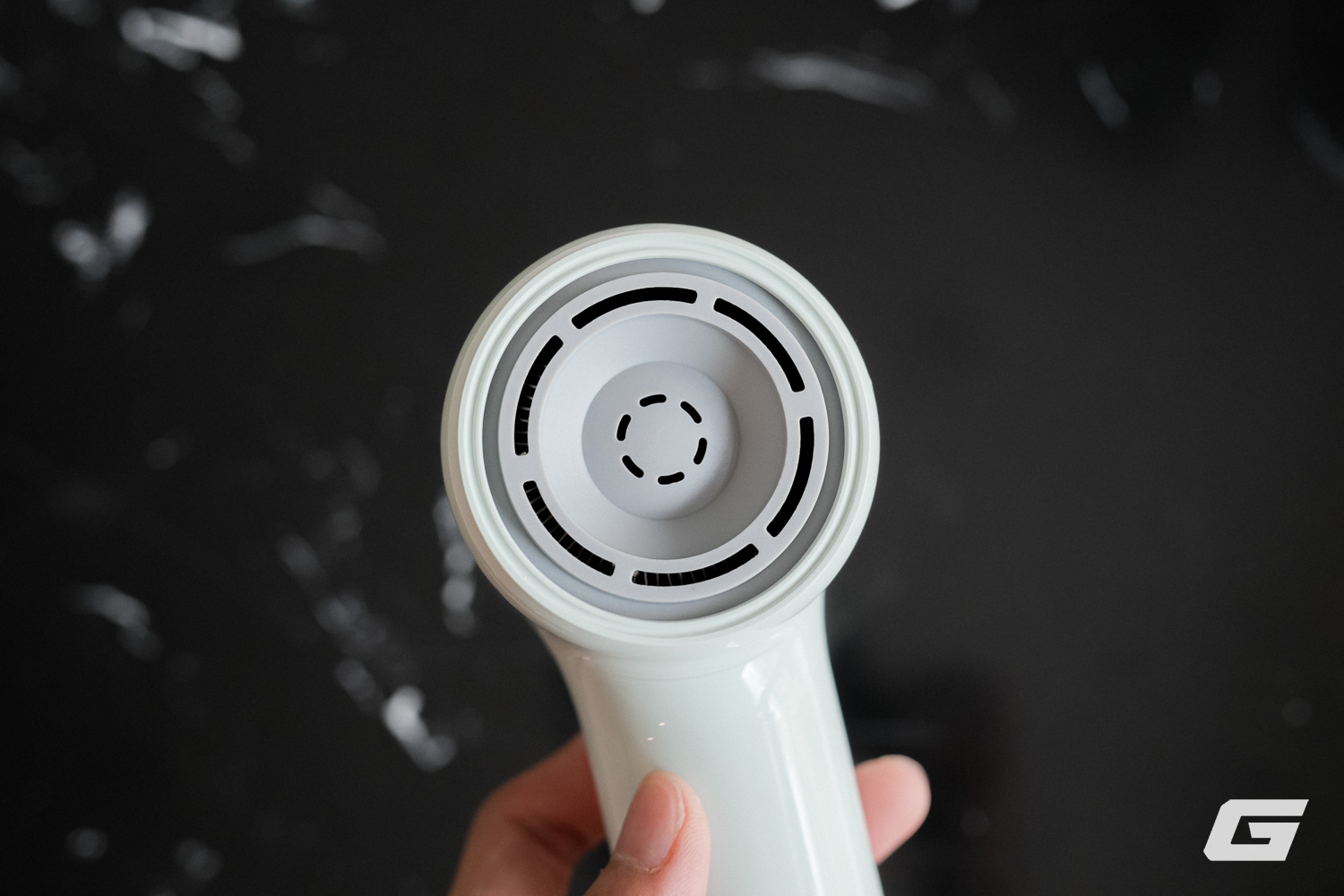 Dùng thử máy sấy Dreame Hair Mini: Gió rất mạnh, nhiệt đều, thiết kế động cơ ẩn, dùng tốt mà mua làm quà 20/10 còn hay hơn- Ảnh 6. Dùng thử máy sấy Dreame Hair Mini: Gió rất mạnh, nhiệt đều, thiết kế động cơ ẩn, dùng tốt mà mua làm quà 20/10 còn hay hơn- Ảnh 6.