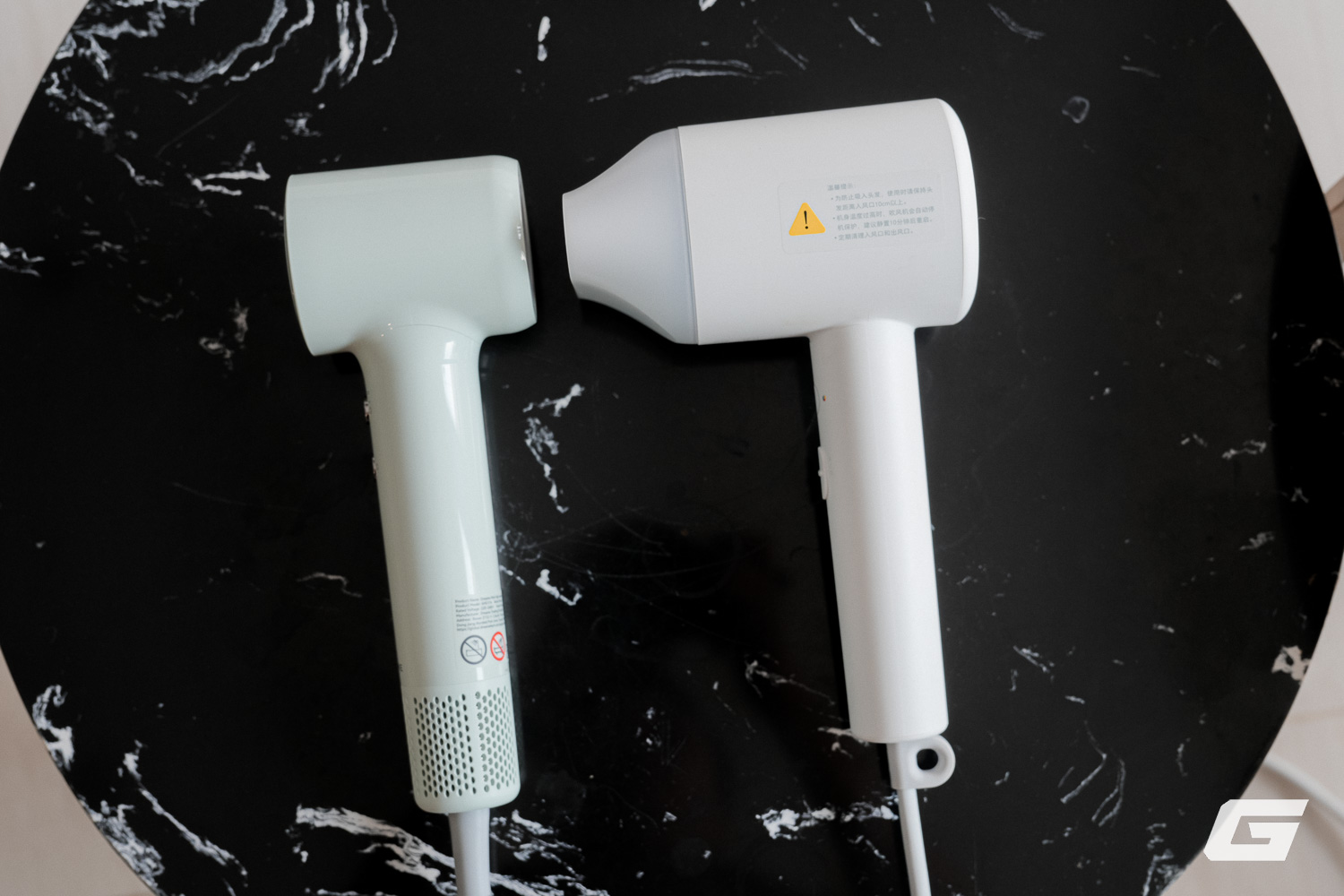 Dùng thử máy sấy Dreame Hair Mini: Gió rất mạnh, nhiệt đều, thiết kế động cơ ẩn, dùng tốt mà mua làm quà 20/10 còn hay hơn- Ảnh 8. Dùng thử máy sấy Dreame Hair Mini: Gió rất mạnh, nhiệt đều, thiết kế động cơ ẩn, dùng tốt mà mua làm quà 20/10 còn hay hơn- Ảnh 8.