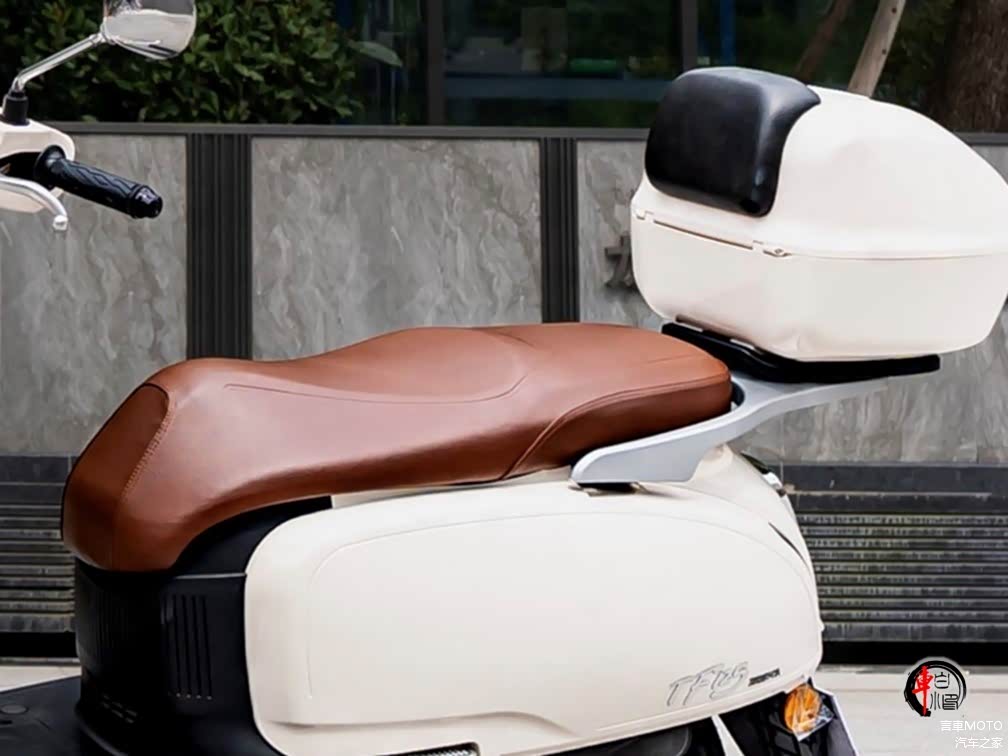 'Tân binh' xe ga 125cc giá 27 triệu đồng ra mắt: ngoại hình như Vespa, trang bị áp đảo Honda Vision- Ảnh 6. 'Tân binh' xe ga 125cc giá 27 triệu đồng ra mắt: ngoại hình như Vespa, trang bị áp đảo Honda Vision- Ảnh 6.