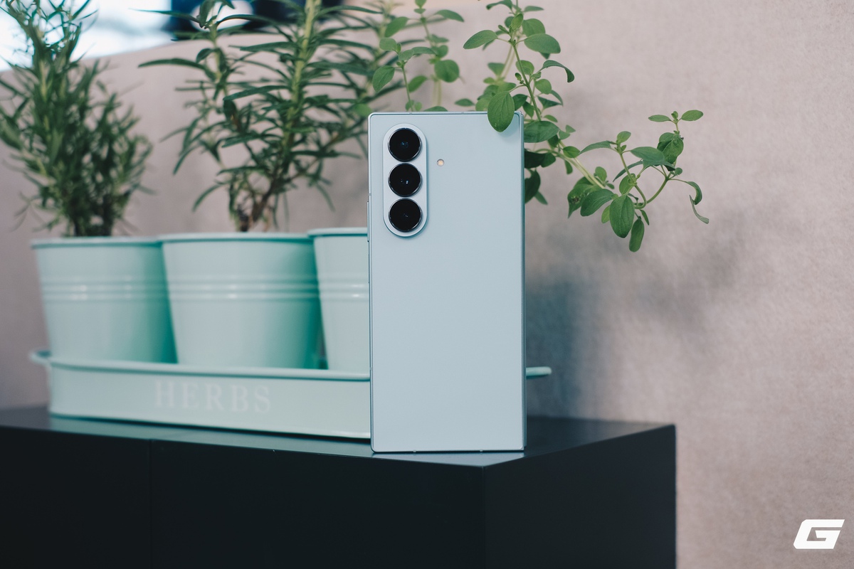 Những điểm nhấn đậm chất "đổi mới" khiến Samsung Galaxy Z Fold7 góp mặt trong hạng mục sản phẩm công nghệ kiến tạo xu hướng- Ảnh 4. Những điểm nhấn đậm chất "đổi mới" khiến Samsung Galaxy Z Fold7 góp mặt trong hạng mục sản phẩm công nghệ kiến tạo xu hướng- Ảnh 4.