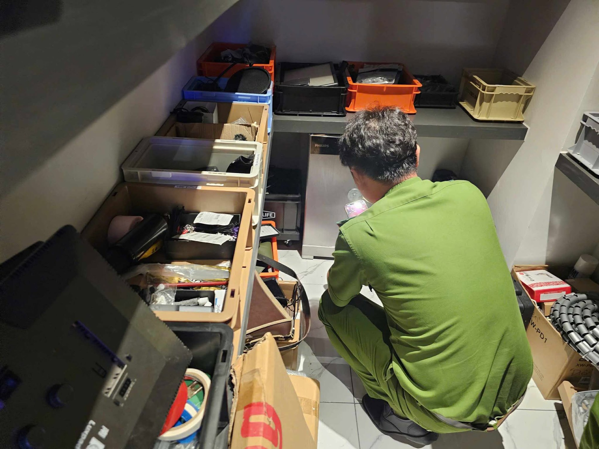 Chiếc két sắt của Ngân 98 có gì đặc biệt: Giá lên đến 70 triệu đồng, nhiều công nghệ bảo mật chống phá két- Ảnh 2. Chiếc két sắt của Ngân 98 có gì đặc biệt: Giá lên đến 70 triệu đồng, nhiều công nghệ bảo mật chống phá két- Ảnh 2.