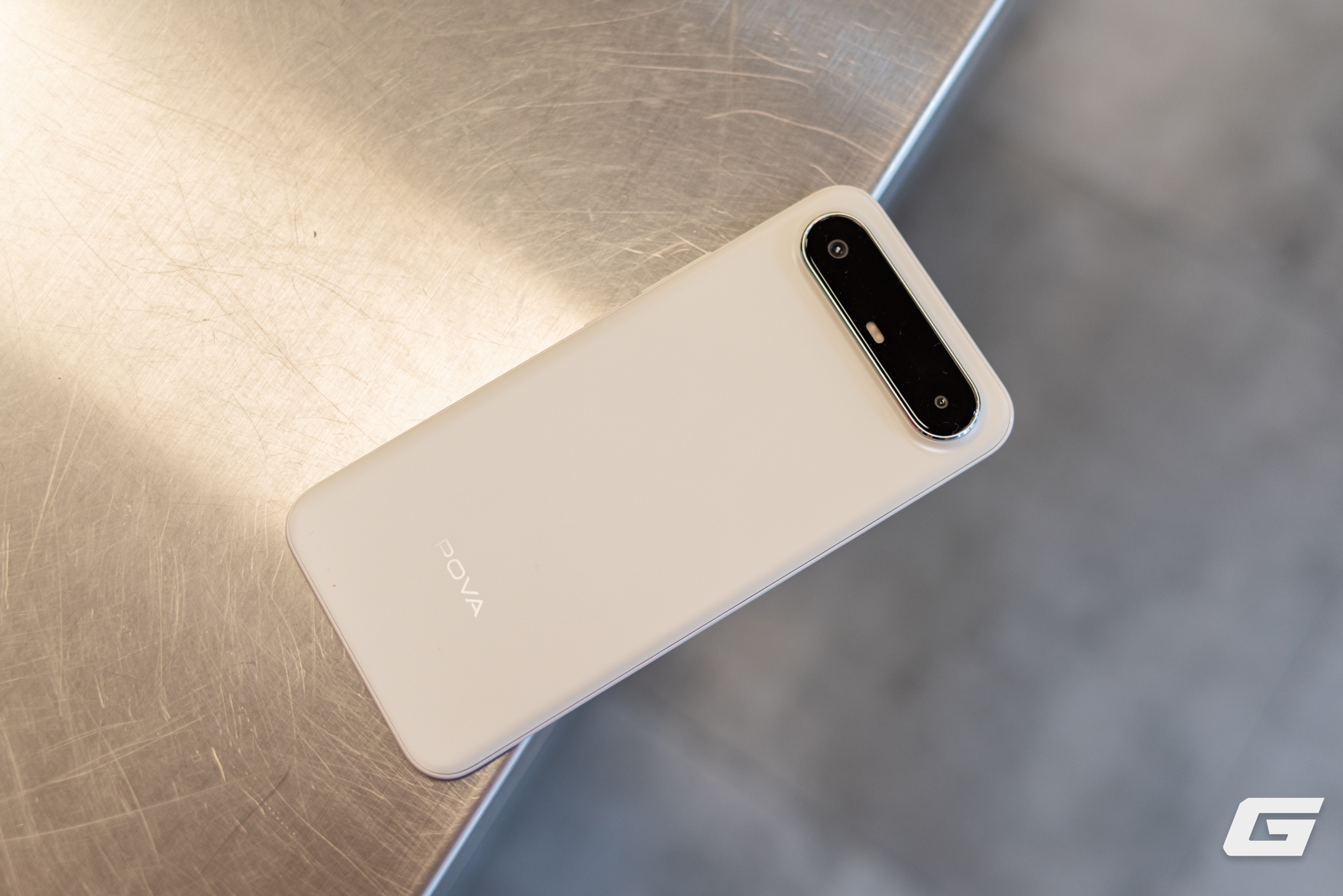 Cận cảnh Tecno Pova Slim 5G: Mảnh mai, cá tính, giá chỉ 6 triệu đồng- Ảnh 14. Cận cảnh Tecno Pova Slim 5G: Mảnh mai, cá tính, giá chỉ 6 triệu đồng- Ảnh 14.