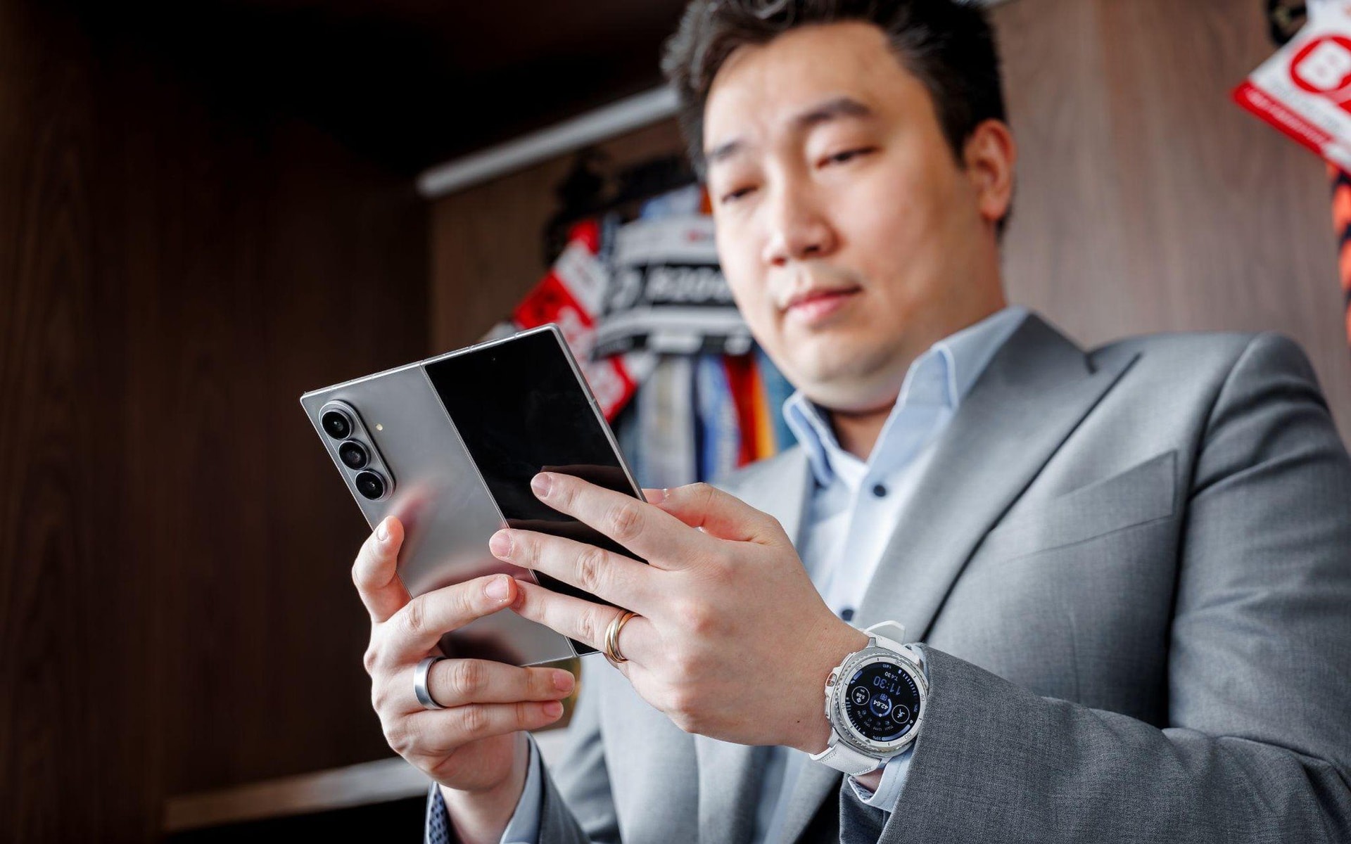 Unfold Club: Khi một nh&agrave; l&atilde;nh đạo chọn thay đổi - Galaxy Z Fold7 v&agrave; c&uacute; chuyển m&igrave;nh đ&aacute;ng gi&aacute;- Ảnh 1.