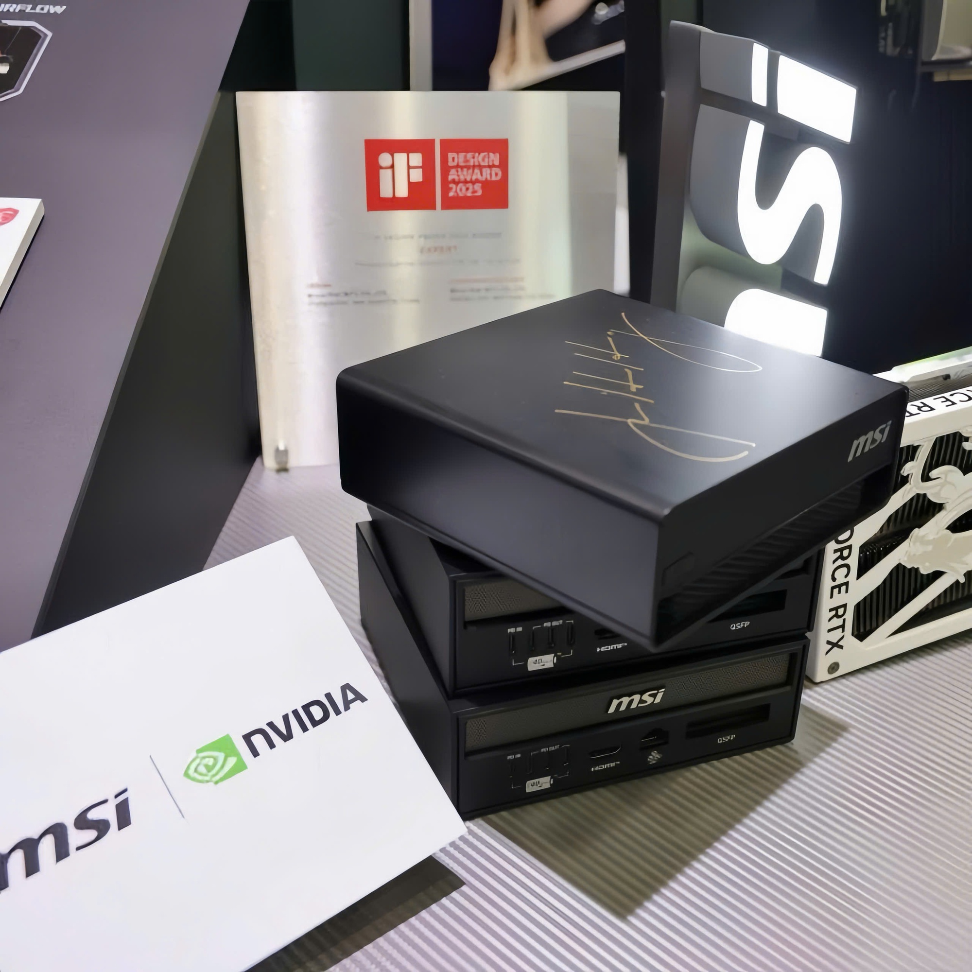 MSI mang “siêu máy tính AI cá nhân” EdgeXpert về Việt Nam: Nhỏ gọn chỉ 1.2 lít, sức mạnh petaflop, giá gần 120 triệu đồng- Ảnh 3. MSI mang “siêu máy tính AI cá nhân” EdgeXpert về Việt Nam: Nhỏ gọn chỉ 1.2 lít, sức mạnh petaflop, giá gần 120 triệu đồng- Ảnh 3.