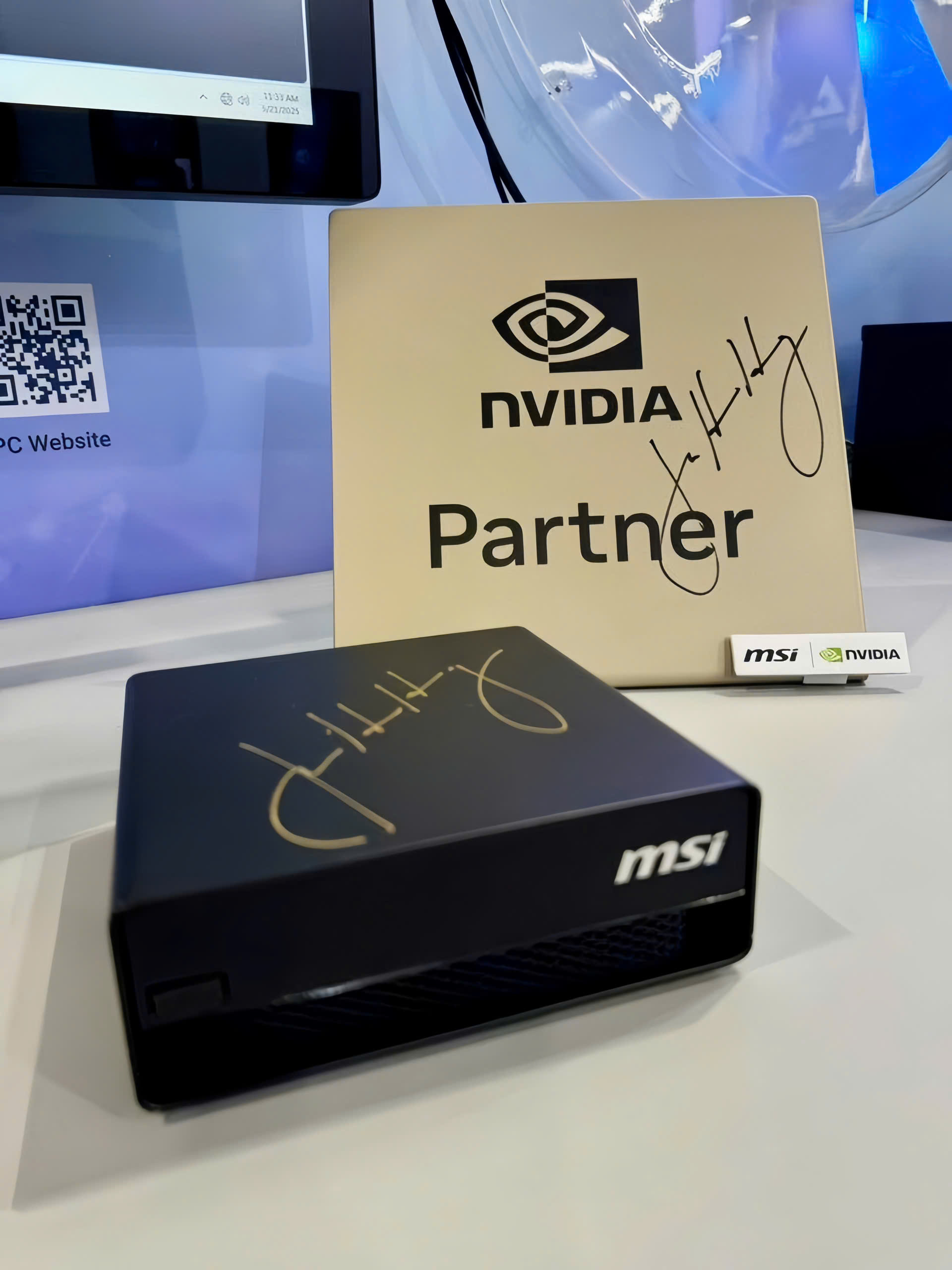 MSI mang “siêu máy tính AI cá nhân” EdgeXpert về Việt Nam: Nhỏ gọn chỉ 1.2 lít, sức mạnh petaflop, giá gần 120 triệu đồng- Ảnh 2. MSI mang “siêu máy tính AI cá nhân” EdgeXpert về Việt Nam: Nhỏ gọn chỉ 1.2 lít, sức mạnh petaflop, giá gần 120 triệu đồng- Ảnh 2.