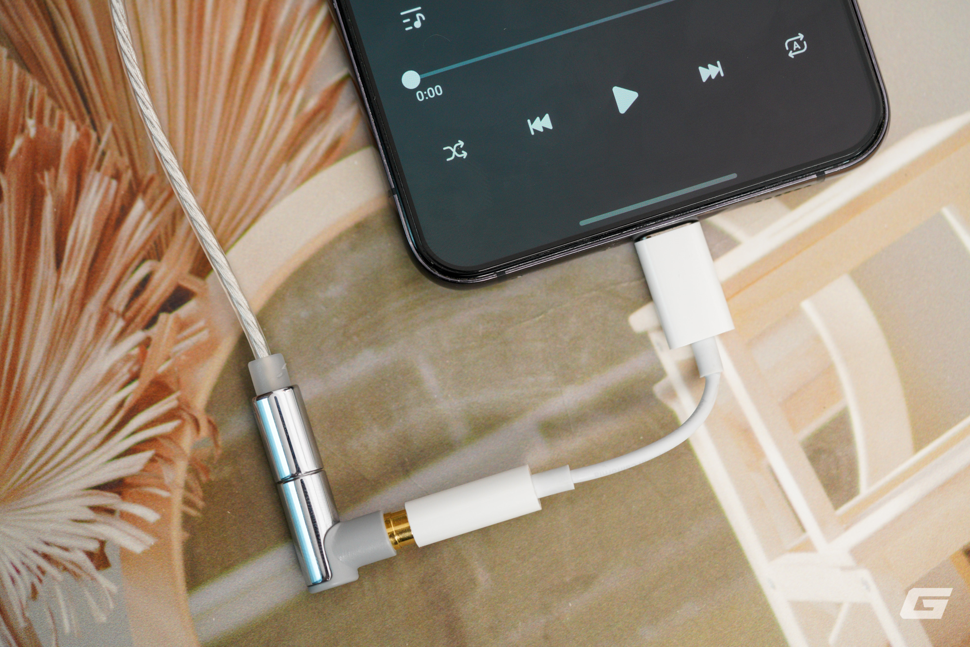 Chỉ là cái dongle 3.5mm để nghe nhạc cũng "thượng vàng, hạ cám": Dongle Apple 300 nghìn khác gì loại cao cấp giá hơn 3 triệu?- Ảnh 4. Chỉ là cái dongle 3.5mm để nghe nhạc cũng "thượng vàng, hạ cám": Dongle Apple 300 nghìn khác gì loại cao cấp giá hơn 3 triệu?- Ảnh 4.