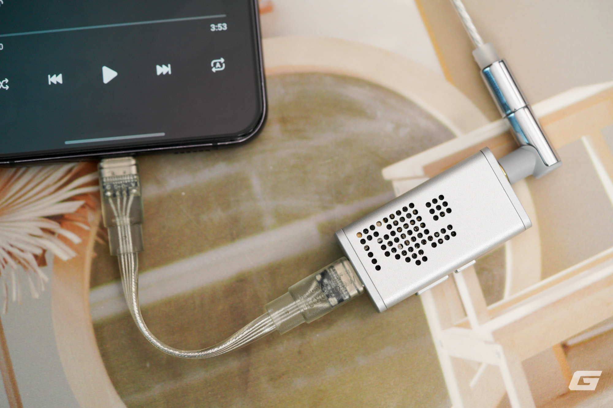 Chỉ là cái dongle 3.5mm để nghe nhạc cũng "thượng vàng, hạ cám": Dongle Apple 300 nghìn khác gì loại cao cấp giá hơn 3 triệu?- Ảnh 12. Chỉ là cái dongle 3.5mm để nghe nhạc cũng "thượng vàng, hạ cám": Dongle Apple 300 nghìn khác gì loại cao cấp giá hơn 3 triệu?- Ảnh 12.