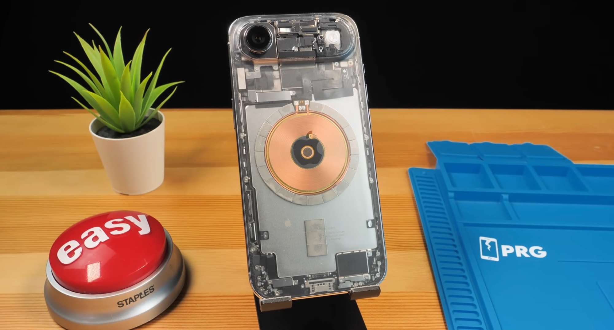 Apple mà làm iPhone Air lưng trong suốt thế này, đảm bảo đắt hàng gấp đôi- Ảnh 3. Apple mà làm iPhone Air lưng trong suốt thế này, đảm bảo đắt hàng gấp đôi- Ảnh 3.